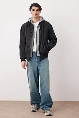 TRENDYOL MAN Siyah Regular Fit Örme Kapüşonlu Unisex Kışlık Mont TMNAW26MO00015