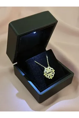Nereze 925 Ayar Gümüş Işıklı Kutulu Mıknatıslı Açılır Kapanır Gold Yonca Kolye