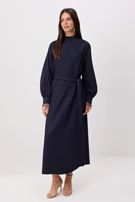 Trendyol Modest Lacivert Astarsız Kuşak Detaylı Dokuma Finike Tesettür Elbise TCTSS24EB00174