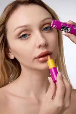 Farfasha Lip Stick Fiyonklu Parlak Bitişli Ruj