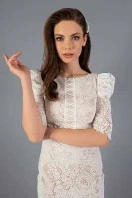 CARMEN Ekru Dantel Kolu Volanlı Nişan Elbisesi ve Nikah Elbisesi