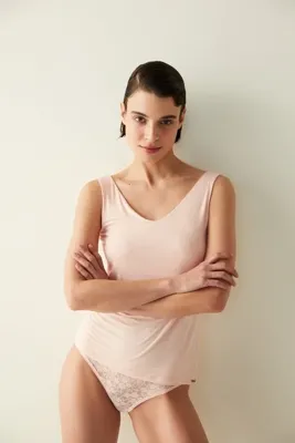 Penti V Yaka Pembe Atlet
