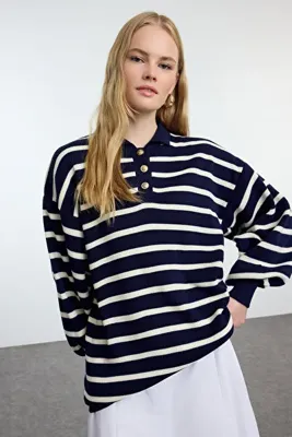 Trendyol Modest Lacivert Çizgili Balon Kollu Polo Yaka Triko Kazak TCTAW25AK00010