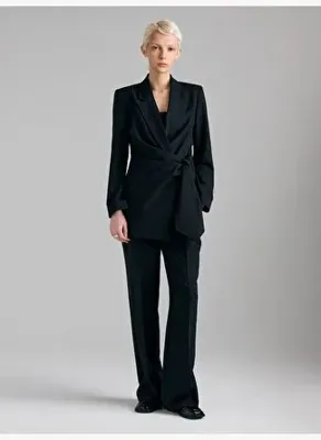 Sisley Kadın Siyah Viskoz Karışımlı Önü Bağlama Detaylı Uzun Blazer