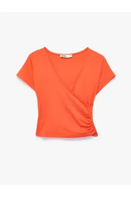 Koton Pamuklu Slim Fit Drapeli Kısa Kollu V Yaka Kruvaze Tişört