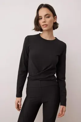 TRENDYOLMİLLA Siyah Micro Spor Örme Üst/Bluz THMAW26BZ00006