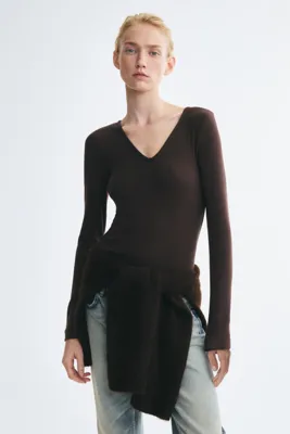 H&M Viskoz Karışımlı ve V Yakalı Üst