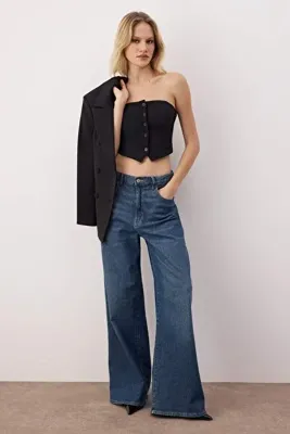 TRENDYOLMİLLA Siyah Straplez Düğme Detaylı Crop Dokuma Bluz TWOAW24BZ00421