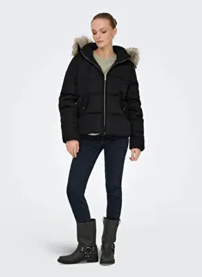 ONLY Siyah Kadın Kapitone Mont ONLNEWRHODA DOWN JACKET NOOS OTW
