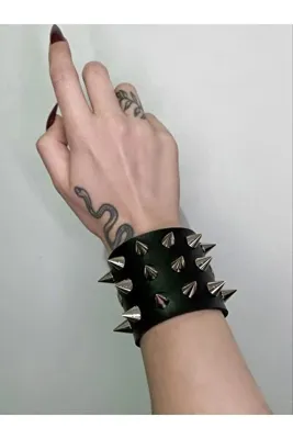 DarkellaStore Gotik , Punk , Dikenli Kuşgözlü Üç Sıralı Deri Bileklik