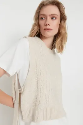 TRENDYOLMİLLA Taş Crop Yandan Kurdele/Fiyonk Bağlama Detaylı Triko Süveter TWOAW22SV0058