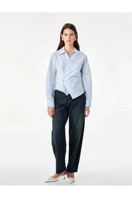Koton X Selected by Melis Ağazat - Slim Fit Pamuklu Kruvaze Uzun Kollu Çizgili Poplin Gömlek