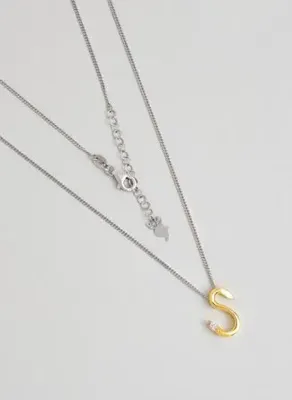 So Chic Asimetrik S Harfi 18 Ayar Beyaz Ve Sarı Altın Kaplama 45 Cm Gümüş Harfli Kolye