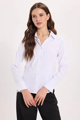 Tudors Kadın Slim Fit Dar Kesim Pensli Vücuda Oturan Klasik Yaka Uzun Kollu Likralı Beyaz Gömlek