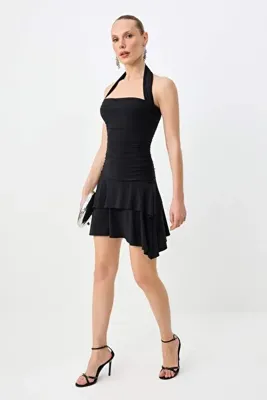 TRENDYOLMİLLA Siyah Kare Yaka Skater/Belden Açılan Kısa / Mini Örme Elbise TPRSS26EL00044