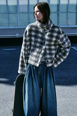 H&M Dik Yakalı ve Tüylü Ceket