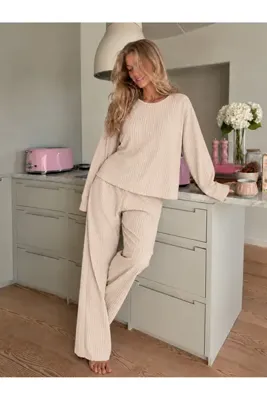 ÖZ PAMUK Kadın Uzun Kollu Desenli Raporlu Kumaş SOFT Pijama Takımı – Rahat Kesim Bisiklet Yaka Alt Üst Takım