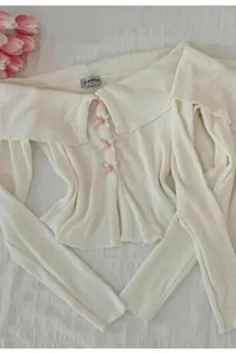 İsra Ayyıldız Moonstar Collection Önü Kurdele Detaylı Katlı Kayık Yaka Uzun Kol Bluz