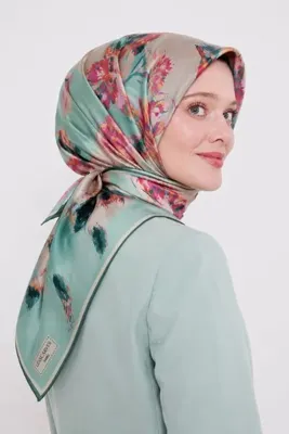 Lesscarves Pamuk İpek Eşarp Batik Desenli LS2202 09-Turkuaz-Kiraz Çiçeği
