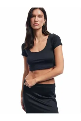 Koton Slim Fit Kısa Kollu U Yaka Basic Crop Tişört