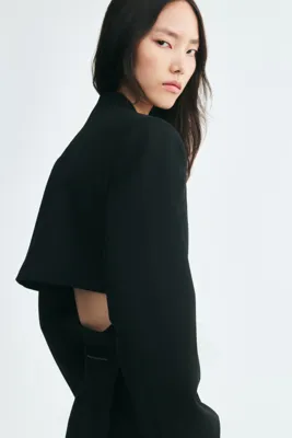 H&M Kemer Detaylı Kısa Blazer