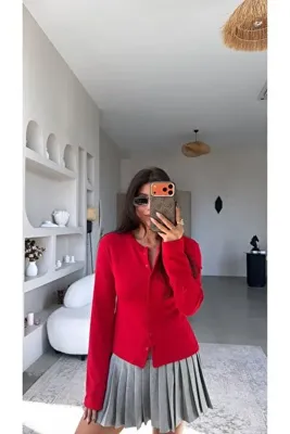 Buket Teke Kırmızı Pamuk Doku Düğmeli Bluz