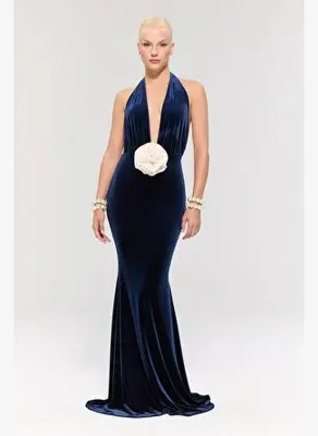 Nur Karaata Alhambra Navy Gown