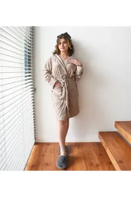 Özgüner Oyuncak Pabtex Kadın Niki Kadife Sabahlık – Kulaklı Bornoz Tasarımı, Rahat ve Şık Kışlık Model