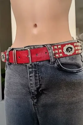 Köstebek Fuşya Skull Tokalı Üç Şeri Piramit Zımbalı Gotik Deri Kemer