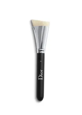 Dior Backstage Contouring Brush 15