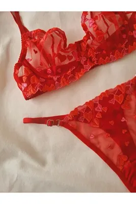 Demirsa Boutique Kırmızı Kalp Desenli Dantelli Bralet Sütyen Takım