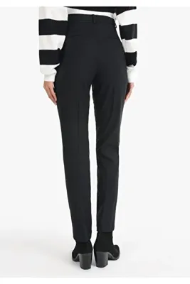 Colins Slim Fit Düşük Bel Dar Paça Kadın Siyah Pantolon