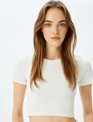 Koton Basic Kısa Kollu Bisiklet Yaka Slim Fit Crop Kaşkorse Kadın Tişört