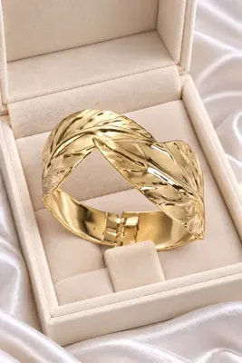 Genel Markalar Çelik Gold Renk Yaprak Model Kadın Bileklik