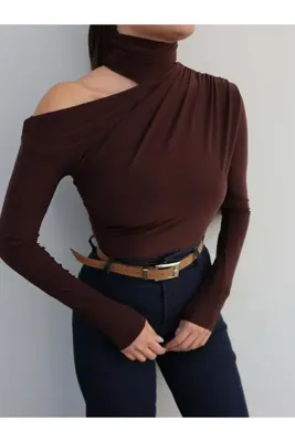 ESRAHELVACI Omuz Dekolte Drapeli Bluz E.H Collection