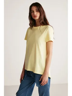 Grimelange Samantha Kadın %100 Organik Pamuklu Comfort Fit Arkası Uzun Basic Örme AÇIK SARI T-Shirt
