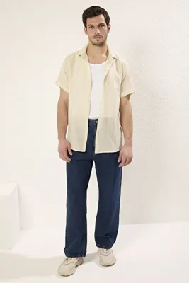 TRENDYOL MAN Bej Regular Fit Çizgili Dokulu Yazlık Gömlek TMNSS23GO00063