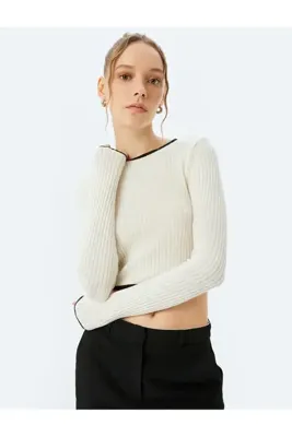 Koton Crop Bisiklet Yaka Biyeli Dokulu Uzun Kollu Tişört