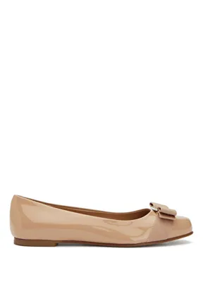Ferragamo Varina Bej Deri Babet