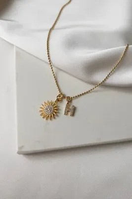 Karflake İnce Top Zincir ile Altın kaplama Zirkon Taşlı Güneş Harfli Şık Çelik Kadın Kolye