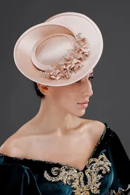Magic Tiara Çiçek Detaylı Özel Tasarım Kadın Kep – Nikah, Nişan, Düğün ve Özel Davet Şapkası