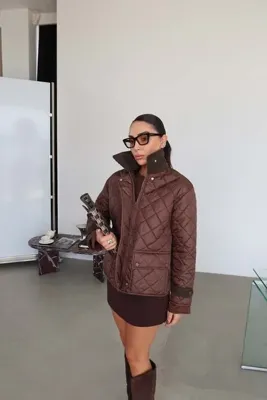 Özge Özgenç Kadife Yaka Kapitone Mont
