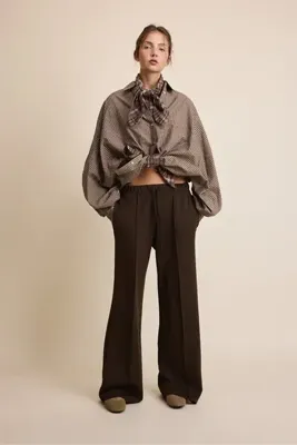 Stradivarius Yumuşak dokulu, dikiş detaylı geniş paça jogger pantolon