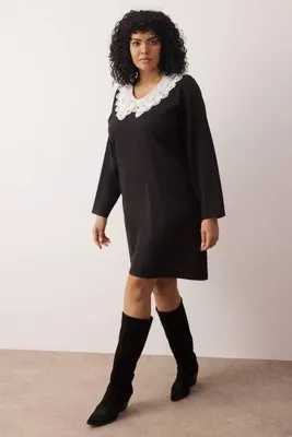 Trendyol Curve Siyah Yaka Detaylı Mini Shally Dokuma Büyük Beden Elbise TBBAW26AH00040