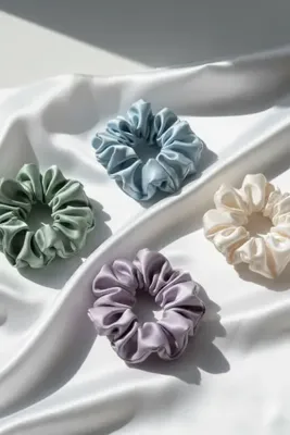 Salvia Dione 4'lü Kadın Saten Saç Lastik Toka Seti - Lüks İpek Görünümlü Bağlama Scrunchie Topuz Gece Tokası Set
