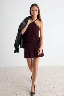 TRENDYOLMİLLA Kahverengi Düz Bodycon Halter Yaka Kolsuz Midi Esnek Astarlı Örme Elbise TWOSS26EL01102