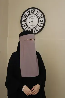 Genel Markalar GÖZLÜ PEÇE  İPEK  40*45 CM