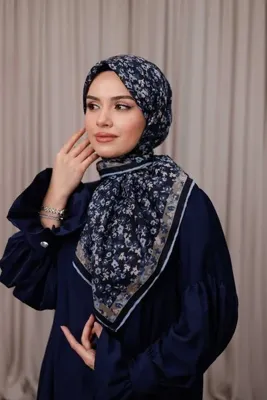 Genel Markalar Flora Desen Soft Eşarp – Lacivert Mavi