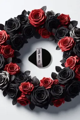 The Cult Rosa Tiara Mini Üçgen Kadife Puf - Toz Ürün Uygulama Aparatı - 1 Adet