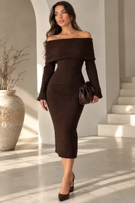 deqfashion Kadın Acı Kahve Madonna Yaka Buklet Triko Midi Boy Elbise